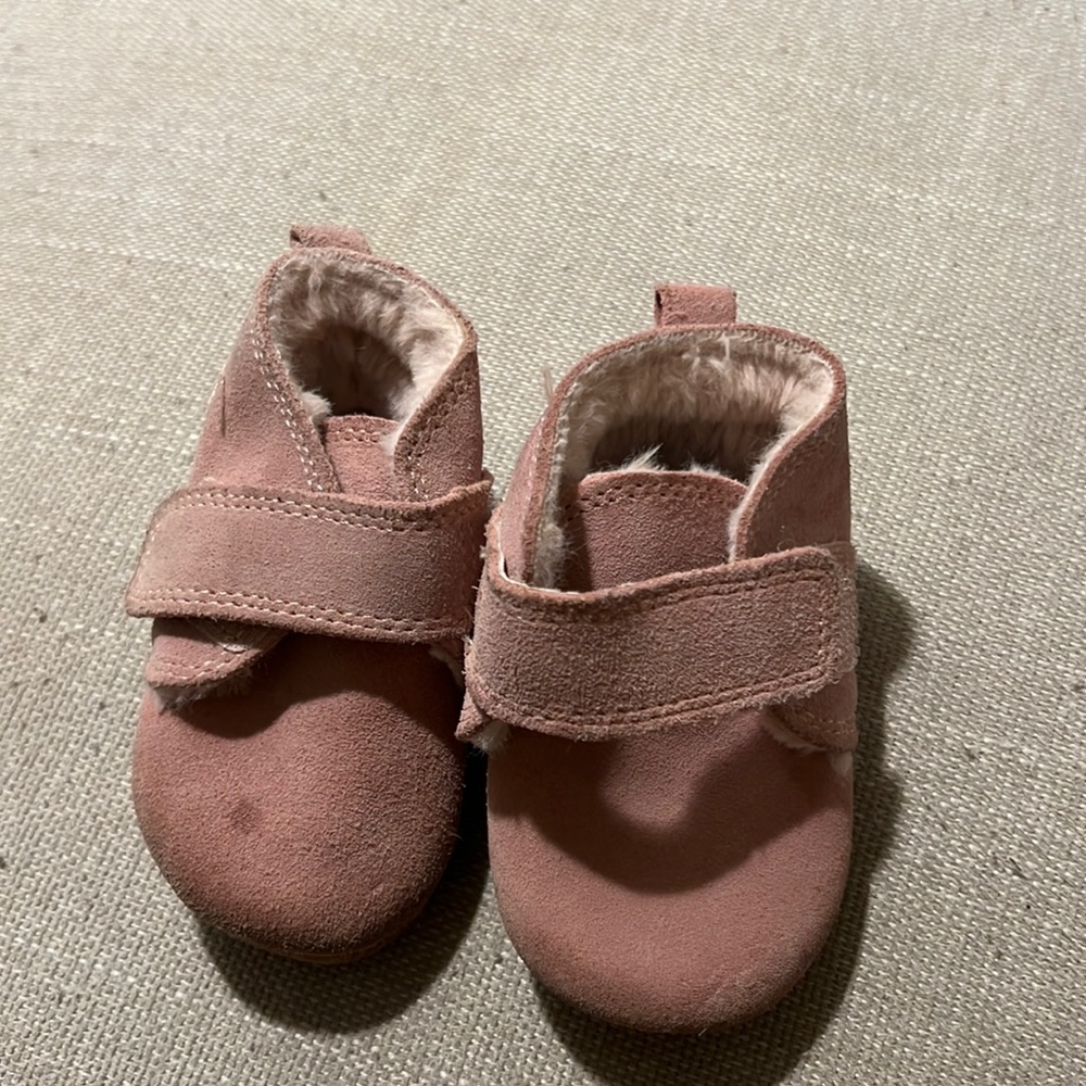 Zutano Sherpa Booties - 12 months